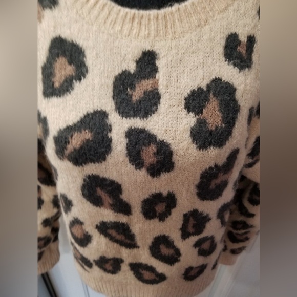 Victoria's Secret PINK Reversible Leopard Print Knit Sweater M - Picture 2 of 5